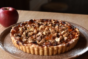 「ルバーブ+りんご」クランブルタルト φ18cm【クール冷蔵便配送商品】