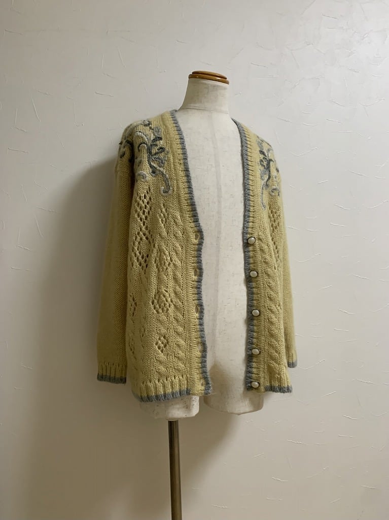 1980~90's Drop Shoulder Design Embroidery V-Neck Cardigan