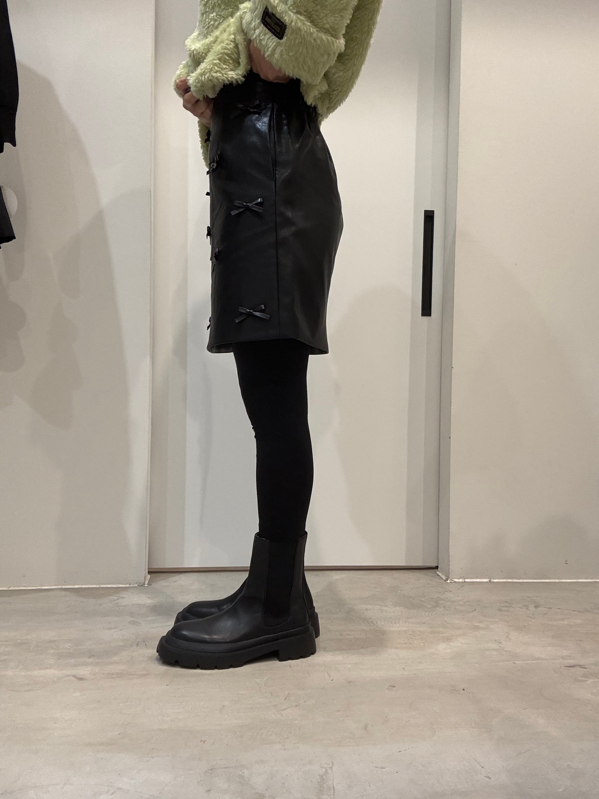 【anana】フェイクレザーミニスカート(リボン) a89-041