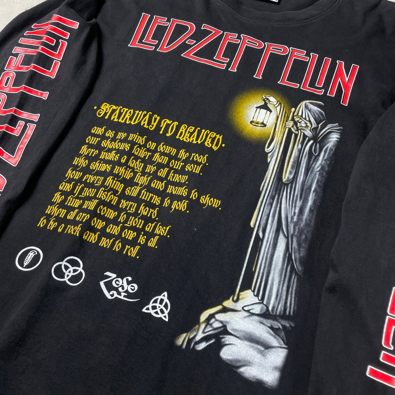 LED ZEPPELIN レッドツェッペリン バンドTシャツ ロングTシャツ メンズL 古着 ロンT ヴィンテージ ビンテージ ブラック 黒 バンT 袖プリ 両面プリント アルバム 【Tシャツ】【ロングTシャツ】 | cave 古着屋【公式】古着通販サイト LED ZEPPELIN レッドツェッペリン バンドTシャツ ロングTシャツ メンズL 古着 ロンT ヴィンテージ ビンテージ ブラック 黒 バンT 袖プリ 両面プリント アルバム 【Tシャツ】【ロングTシャツ】 | cave 古着屋【公式】古着通販サイト