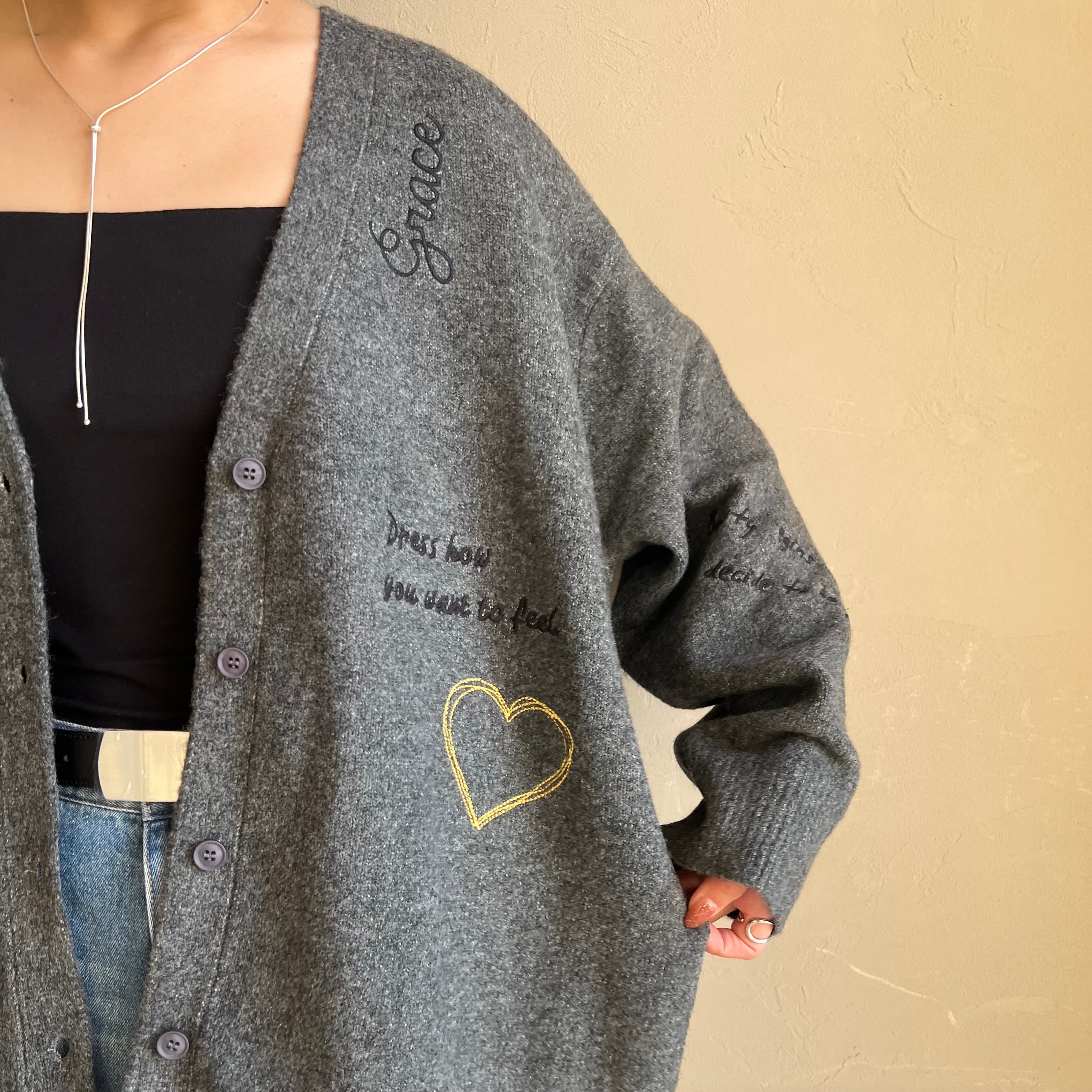 ROSIEE 】レタリング刺繍ニットカーディガン | valance 福井