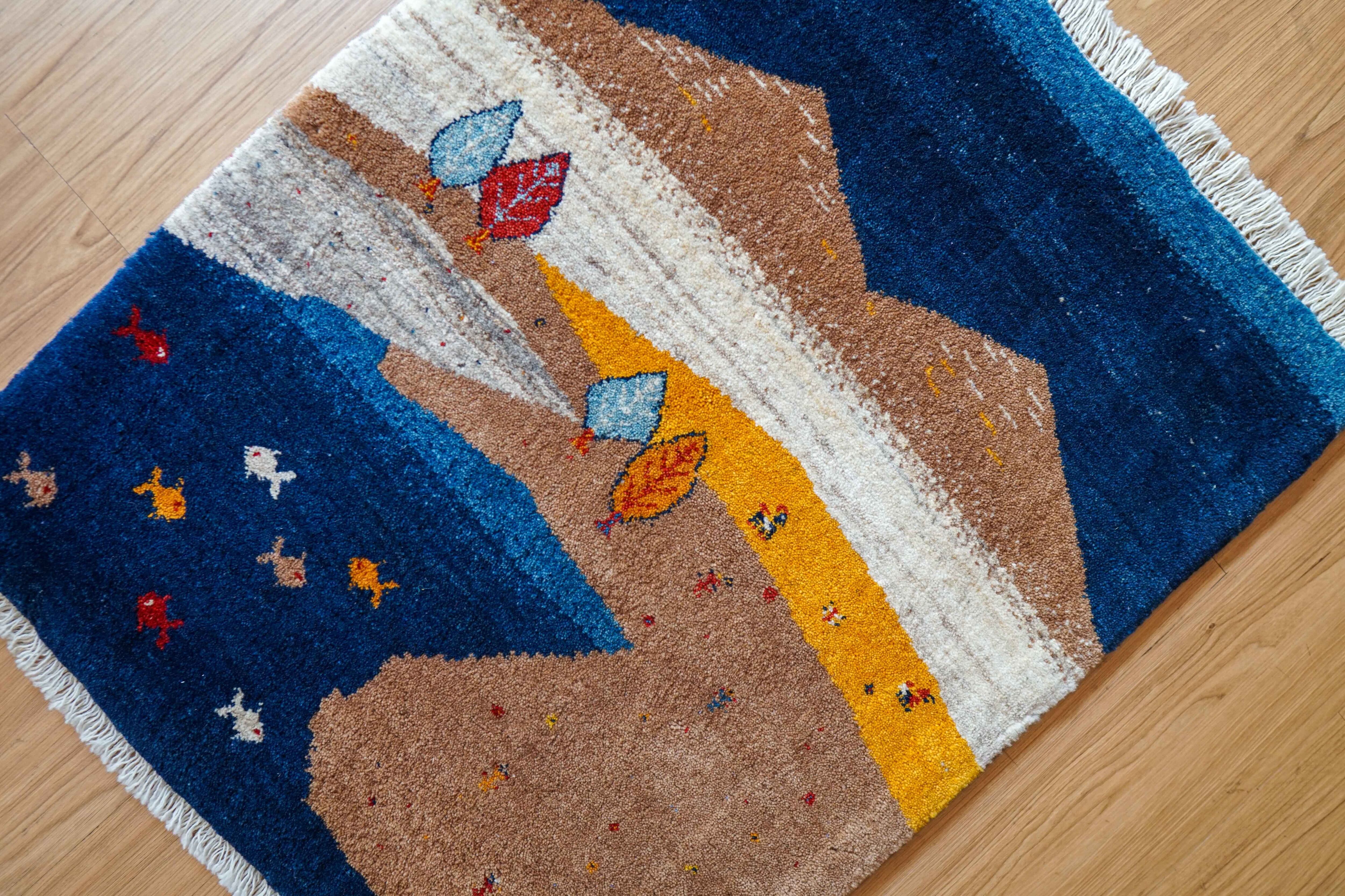 ペルシャ手織りカシュクリギャッベ 93×74cm｜風景画のような天然染料