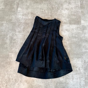 linen tucked pullover vest