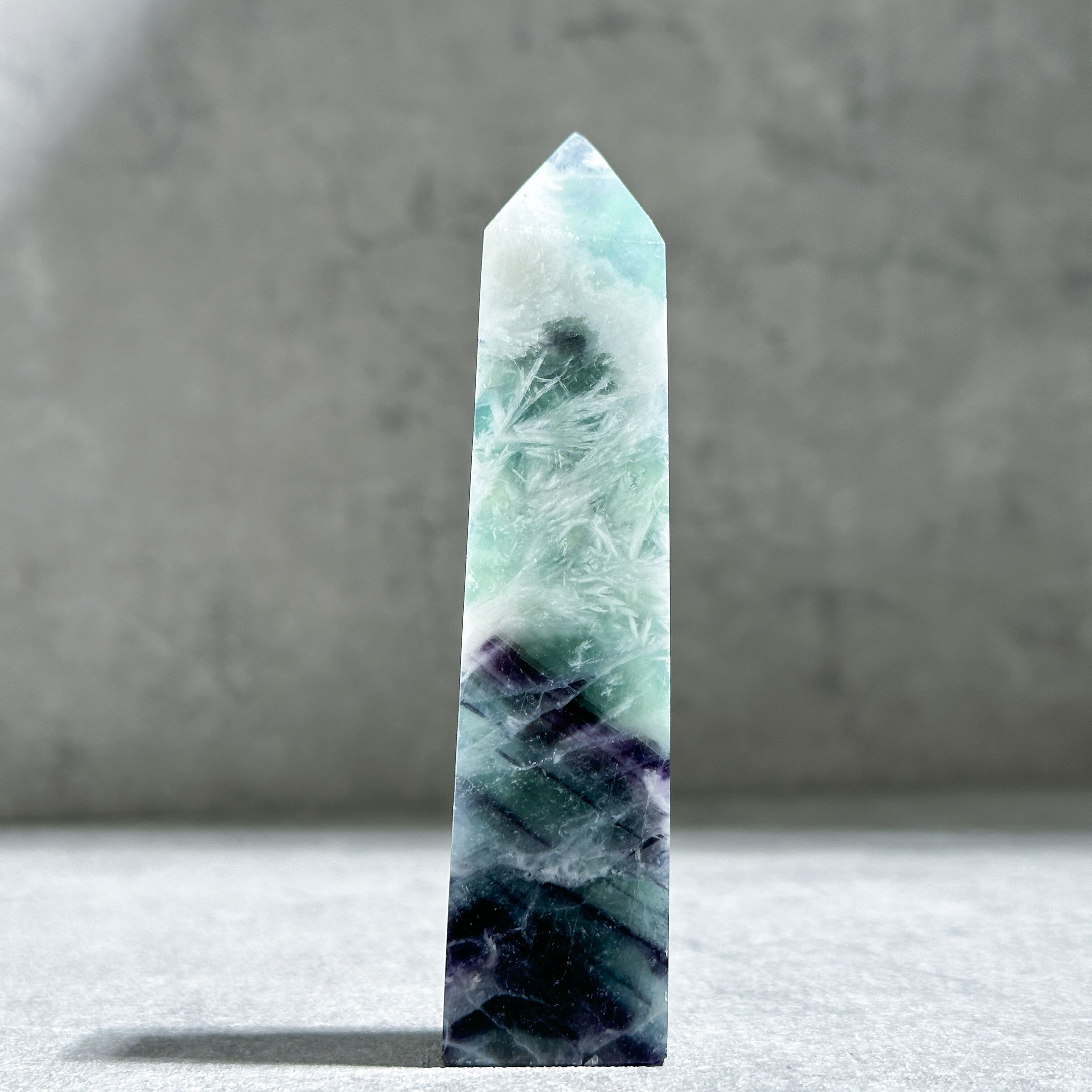 エンジェルフェザーフローライトタワー型42◇ Angel Feather Fluorite ◇天然石・鉱物・パワーストーン