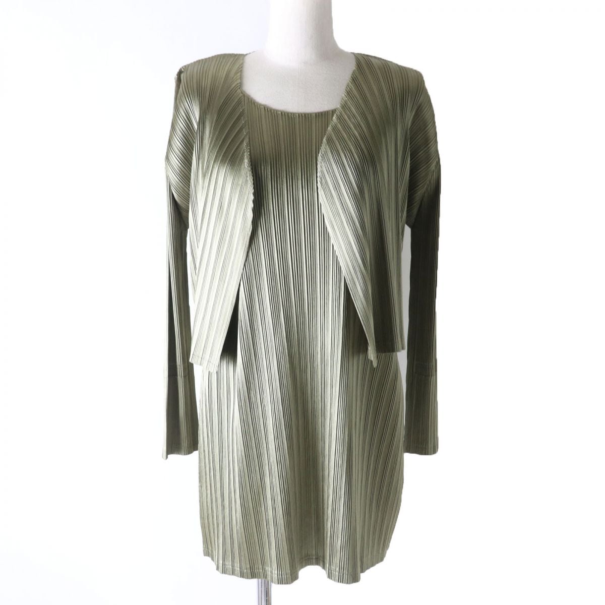 極美品☆正規品 PLEATS PLEASE プリーツプリーズ イッセイミヤケ 極美品☆正規品 PLEATS PLEASE プリーツプリーズ イッセイミヤケ