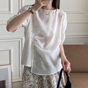 レディース トップス シャツ ブラウス プルオーバー 半袖 ラウンドネック 襟なし ノーカラー アシンメトリー 薄手 かわいい 大人可愛い きれいめ シンプル カジュアル 上品 おしゃれ かっこいい レトロ こなれ感 ラフ ガーリー ルーズ 個性的 クール モード系 エレガント モダン 主役級 存在感 とろみ感 抜け感 ラブリー キュート 都会的 ベーシック ロマンティック 無地 春 夏 デート お出かけ 女子会 休日 ショッピング お花見 合コン コンパ 婚活 コーデ 楽ちん 普段使い モテ 清楚 ゆる