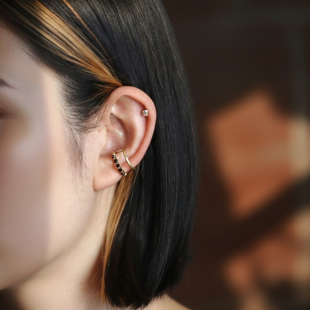 Sサイズ】ブラックスピネルの2連イヤーカフ | witch/花石:鉱物植物