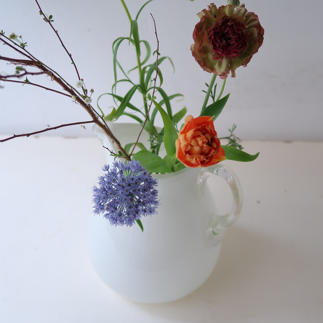 とうめいとホワイトの水差し