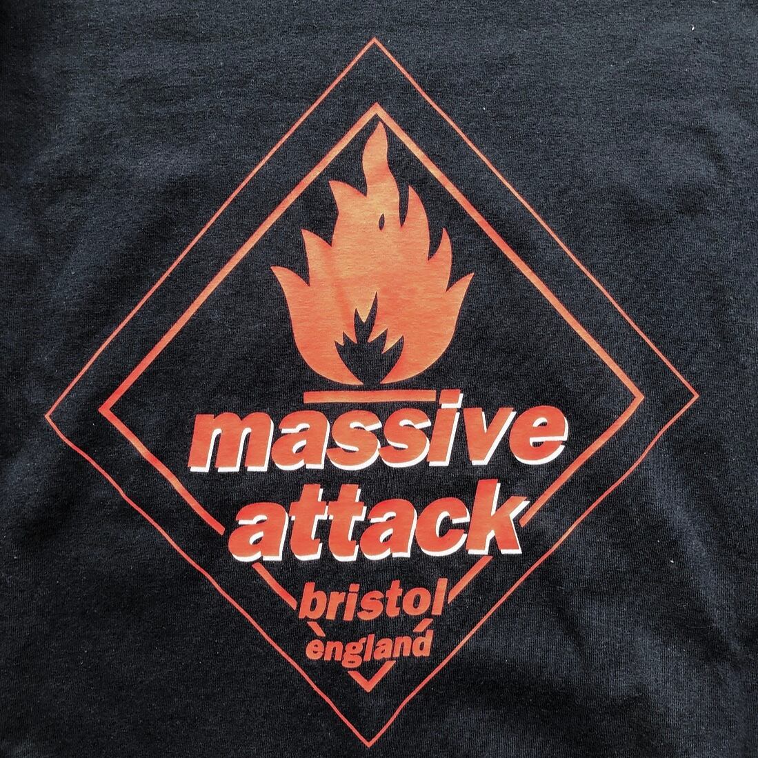 00s Massive Attack スクエアロゴTシャツ 黒 表記(XL) | niche (ニッチ)