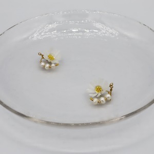 margueriteピアス（淡水パール）