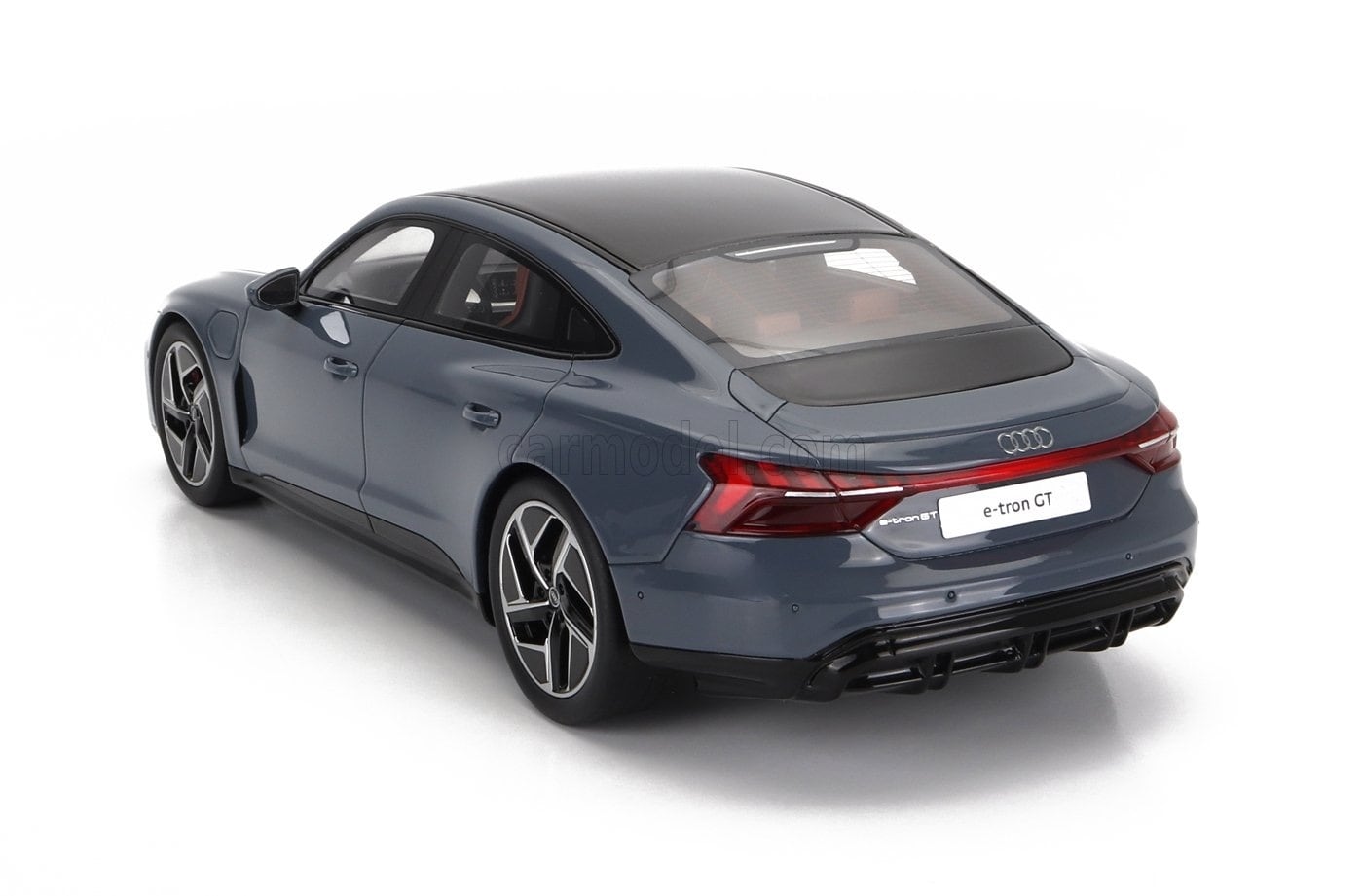 ミニカー 1/18 アウディ GT RS E-TRON GT-SPIRIT 1/18 AUDI GT RS E