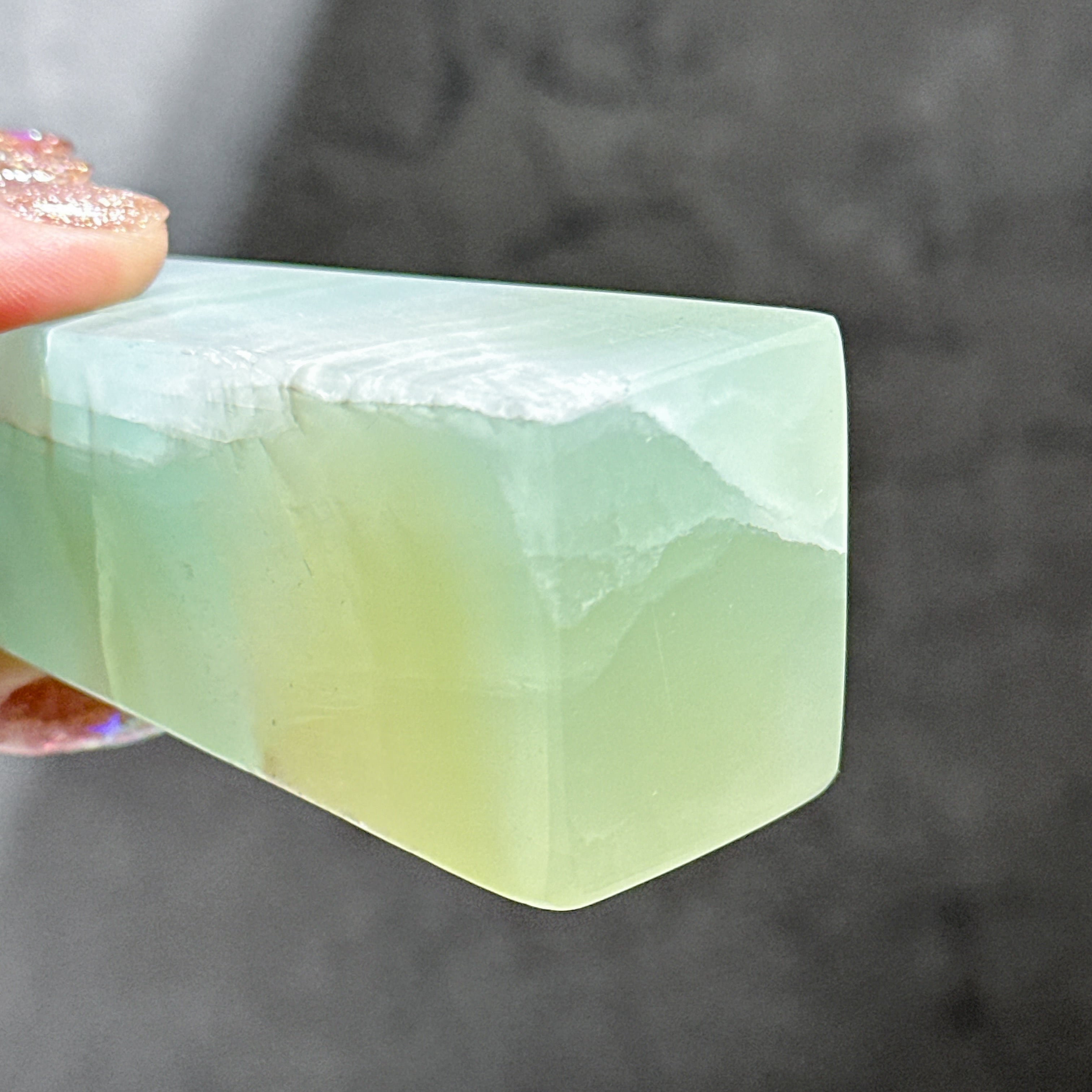 ピスタチオカルサイト タワー22◇Pistachio Calcite◇天然石・鉱物