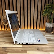 『希少ホワイト』dynabook P1  Core i7第11世代  メモリ16GB  SSD512GB  ノートパソコン