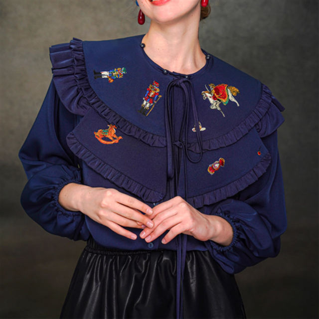 【Camoooni】レトロ刺繍ビッグカラーブラウス　10831