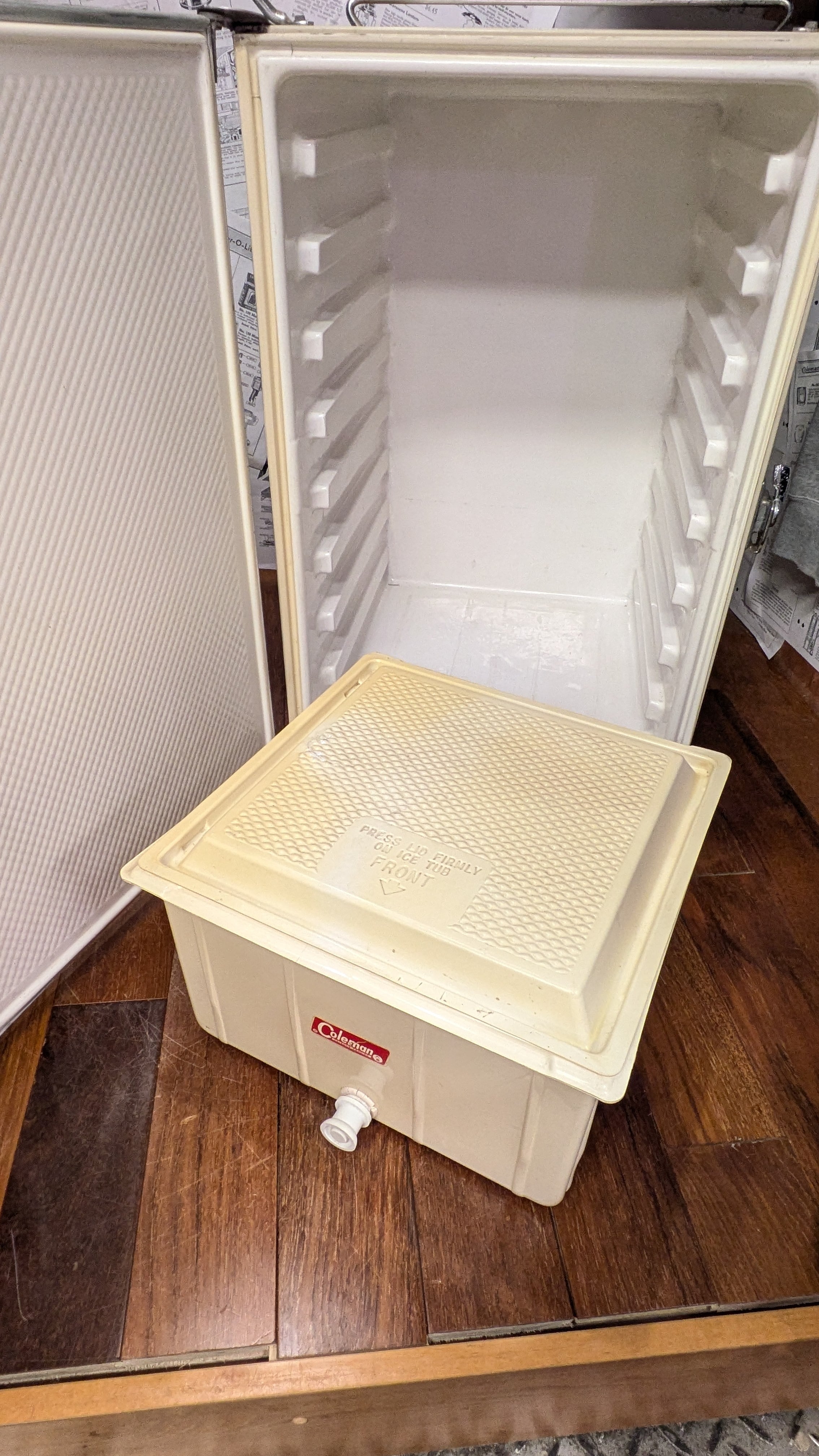 Vintage Coleman Convertible Woody 2way CoolerBox IceChest
