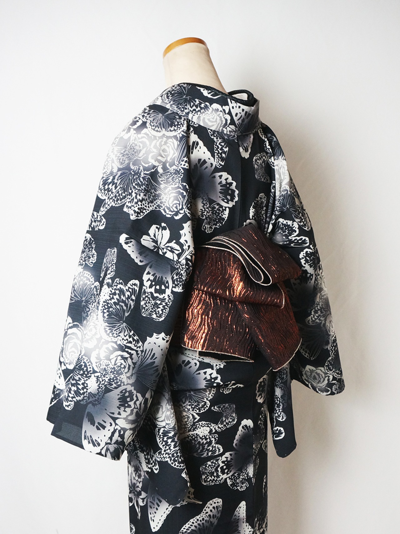 【受注商品】RumiRockセオαゆかた「群蝶」　[A764]