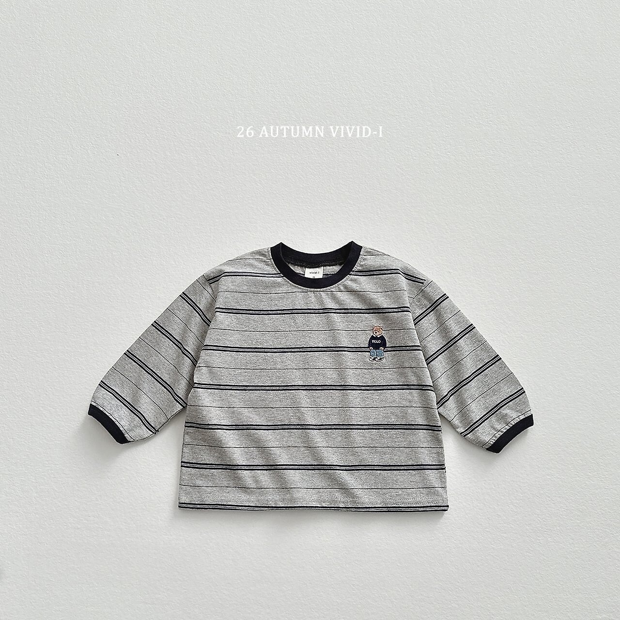 韓国子供服 / VIVID-I / 26Autumn / シグネチャー ストライプ ベアー Tシャツ / キッズ服 / ジュニア服 / 秋服 *XS~JM*