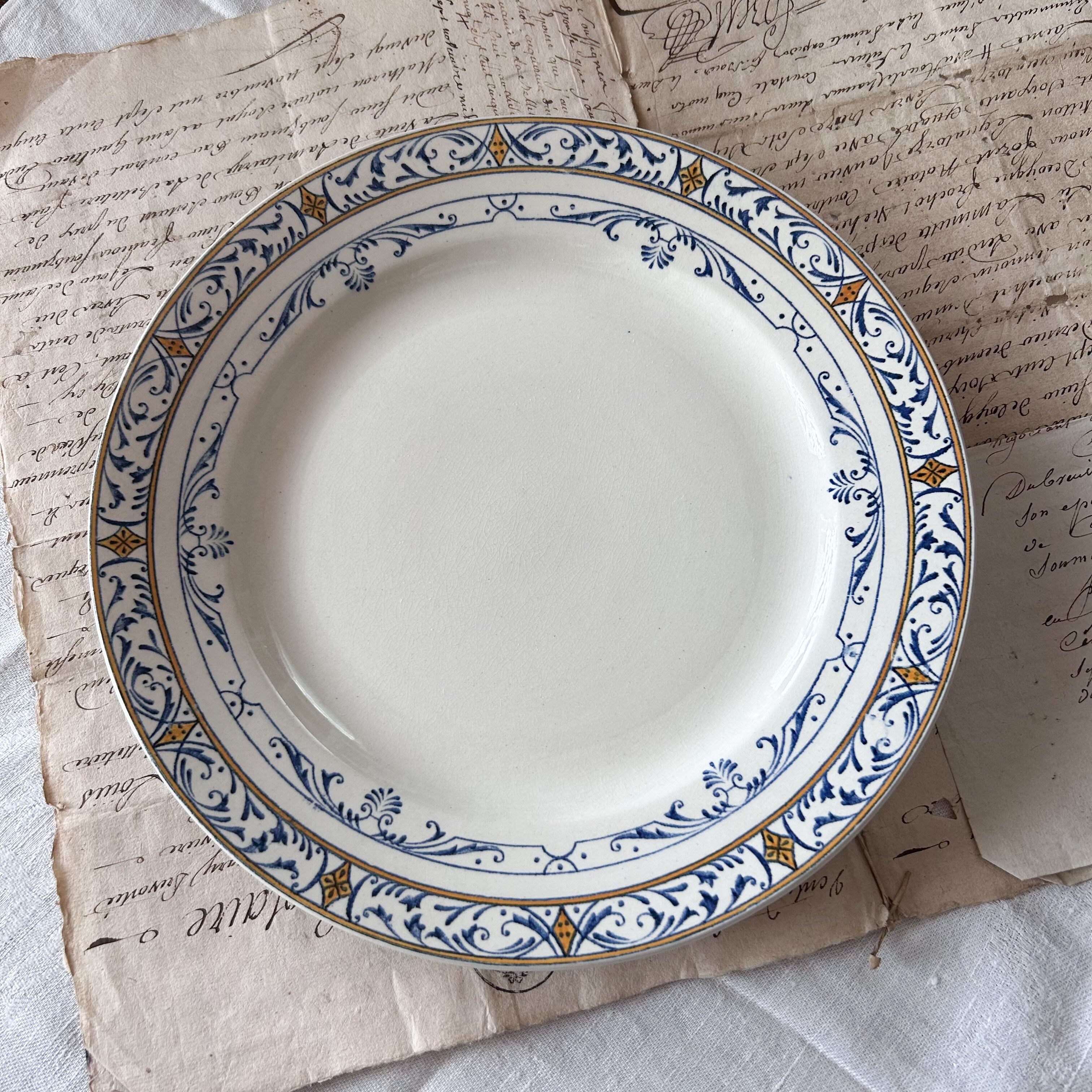 クレイユモントロー4枚セット シンプルなケーキ皿 フランス