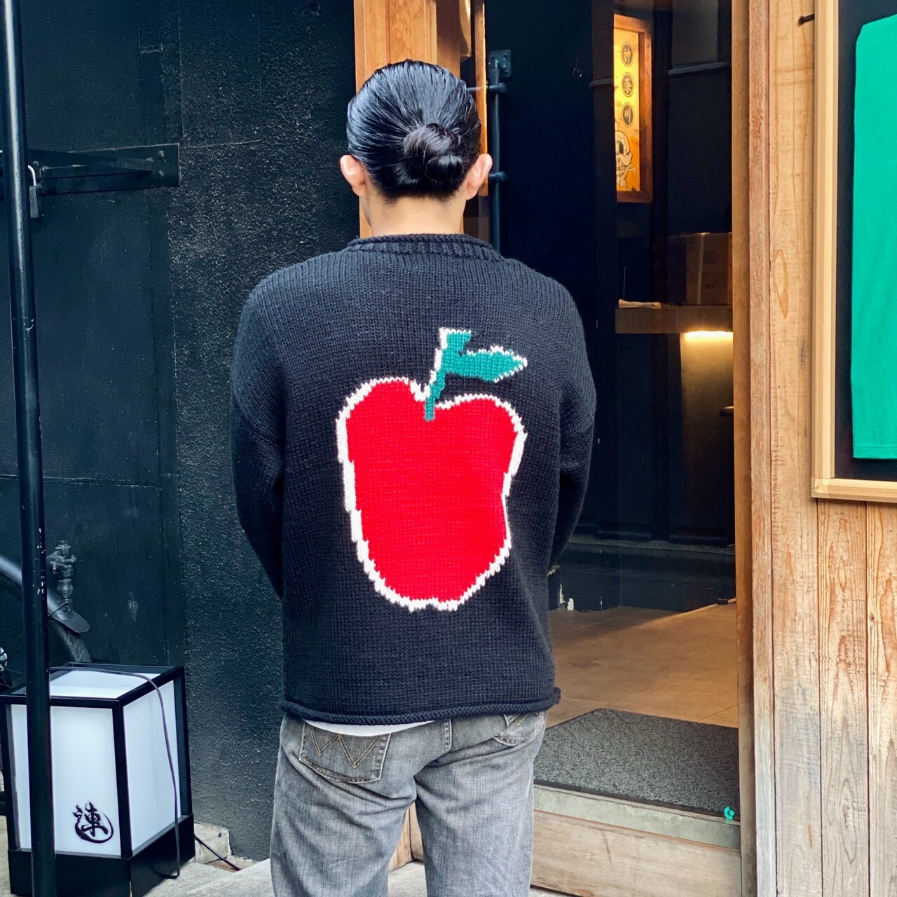 CC "BIG APPLE" HAND KNIT -BLACK-
