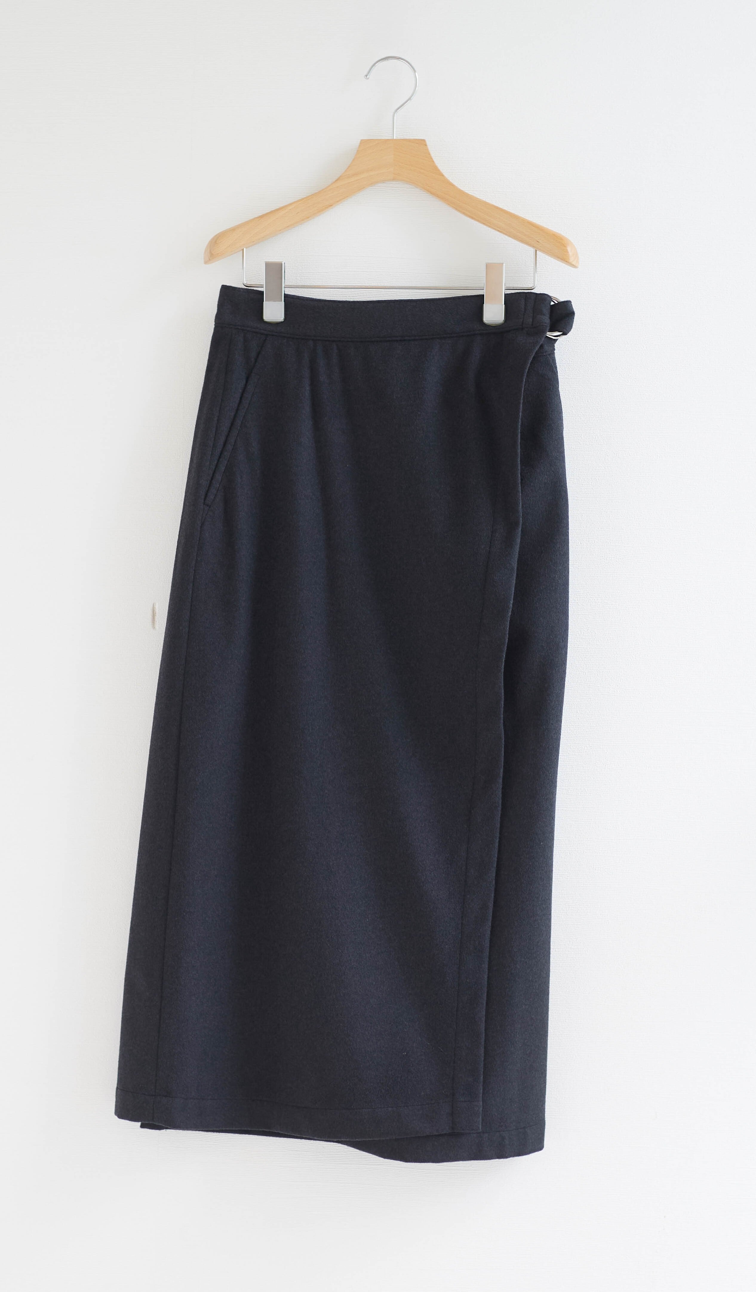 【holk】ペンシル　スカート　ブラック holk（ホーク）縮絨 wool pencil skirt