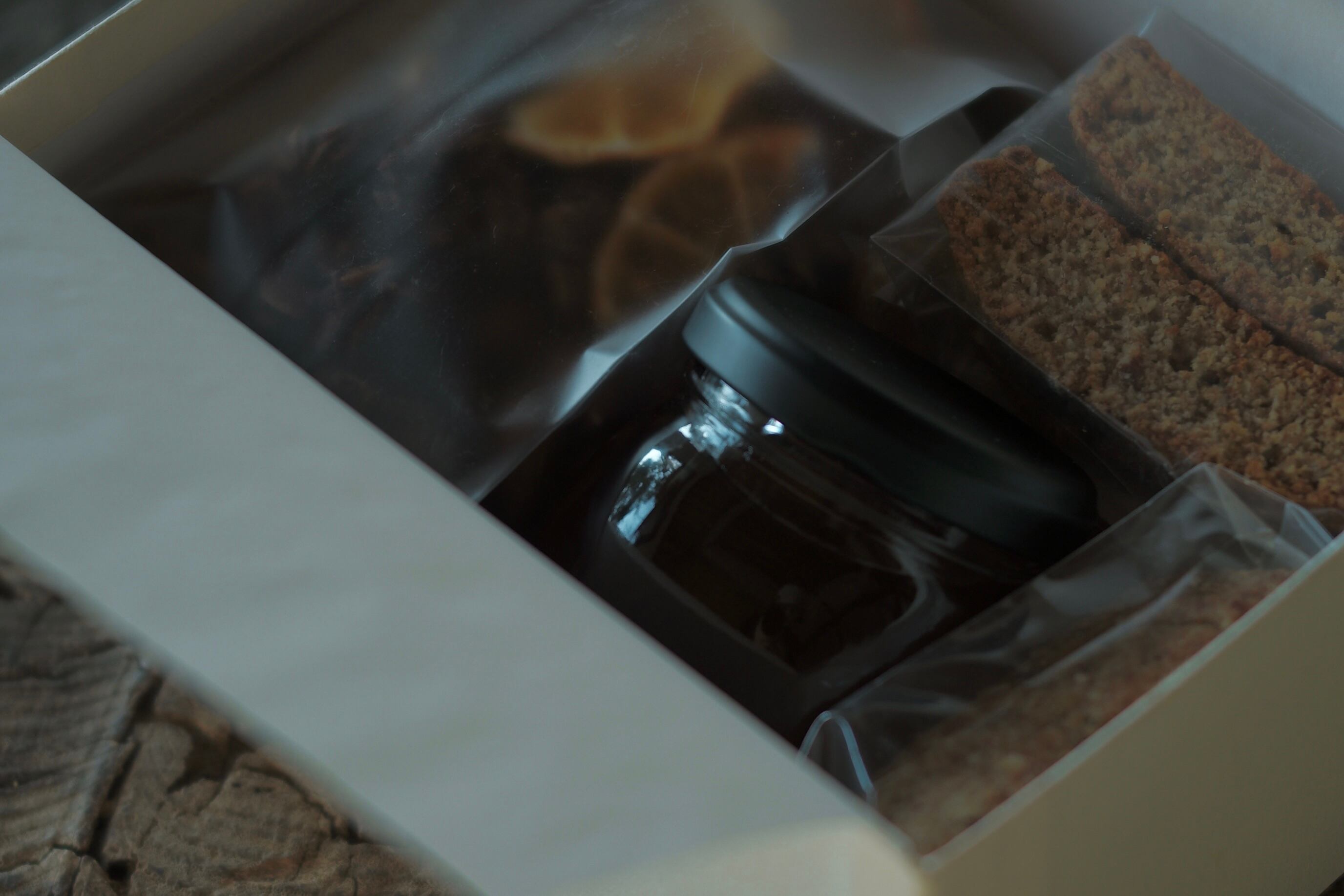 【12/19-12/21発送】冬のグラノーラと菓子セット(箱入り)