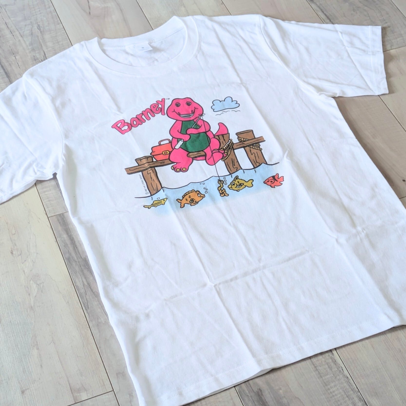 【 Barney & Friends ( バーニー&フレンズ ) 】Barney fishing Tシャツ / バーニー 釣り〚アメリカン雑貨 アメトイ〛