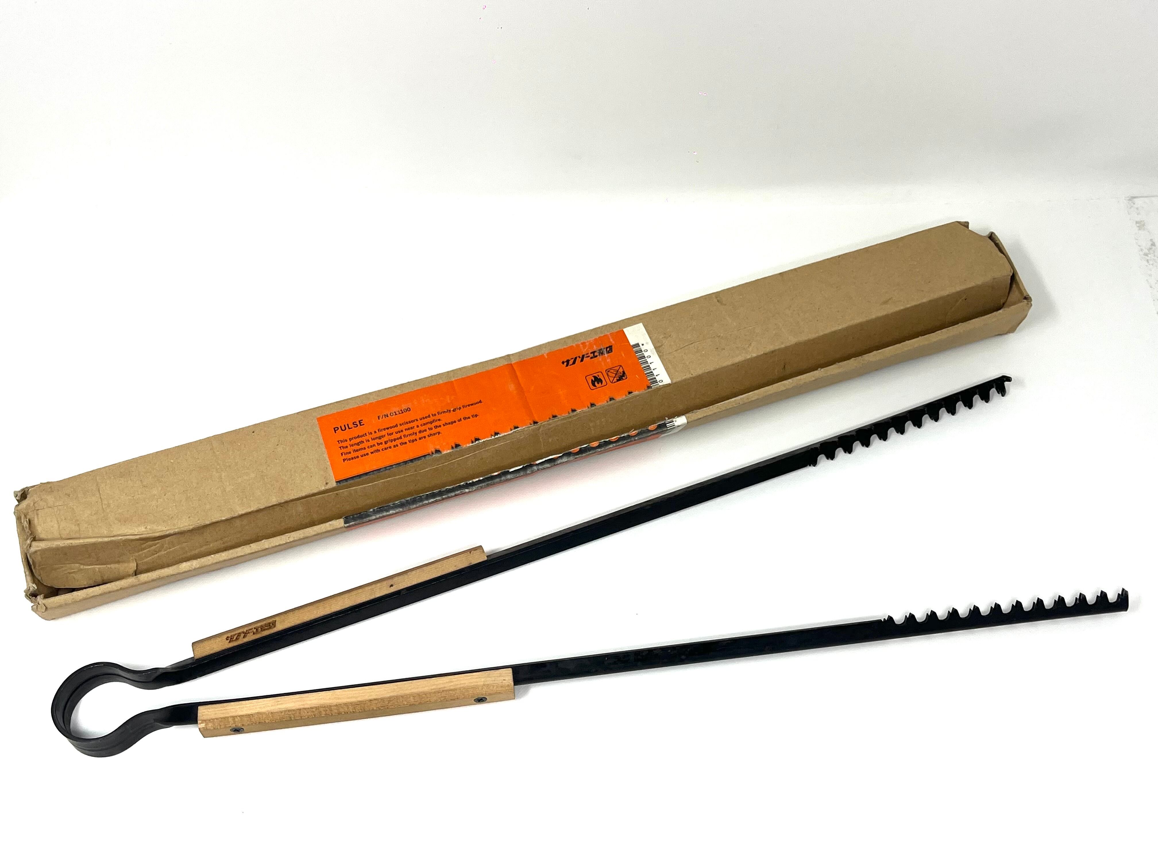 サンゾー工務店 薪バサミ PULSE | Outdoor Reuse