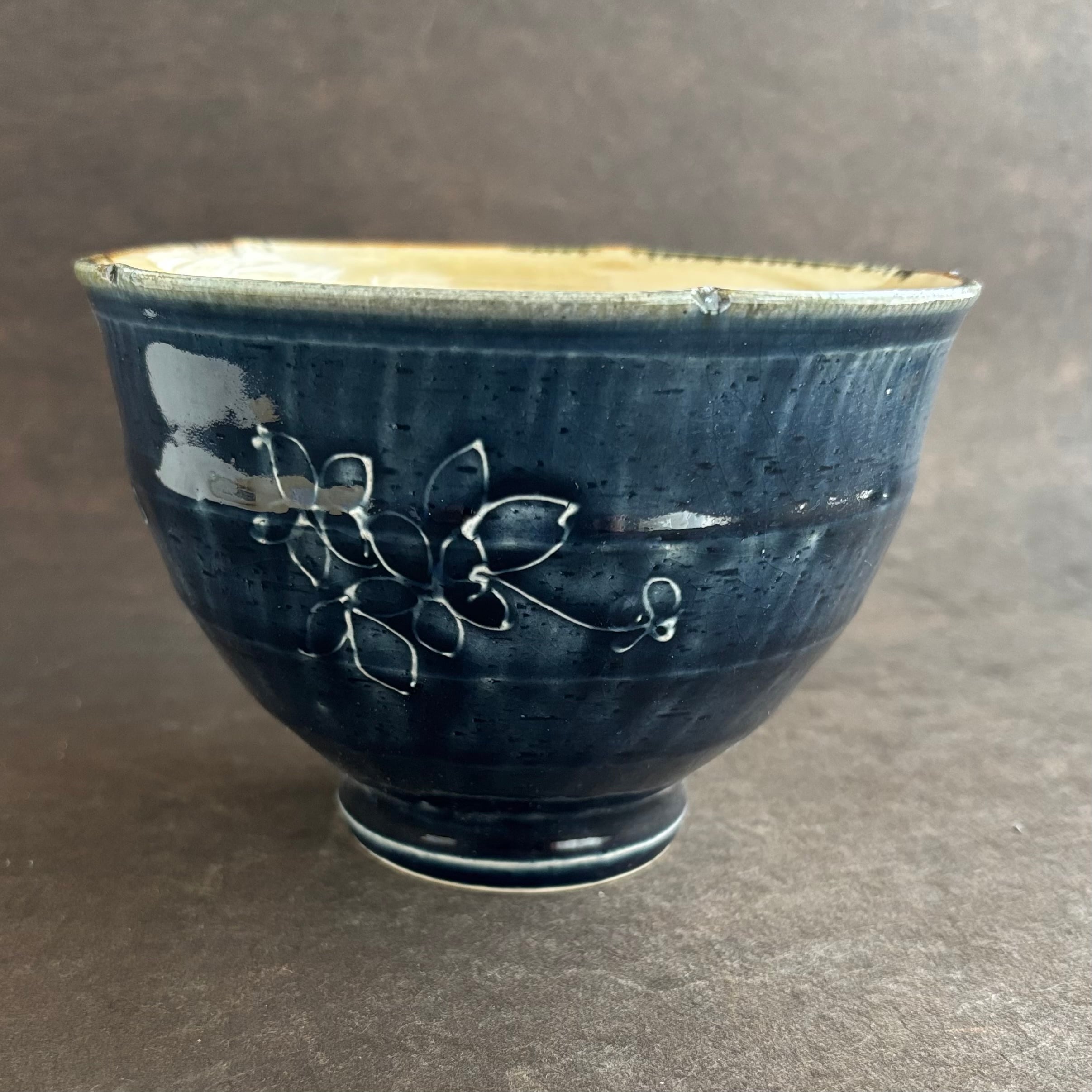 土和のルリエフ 藍釉 花形丼ぶり