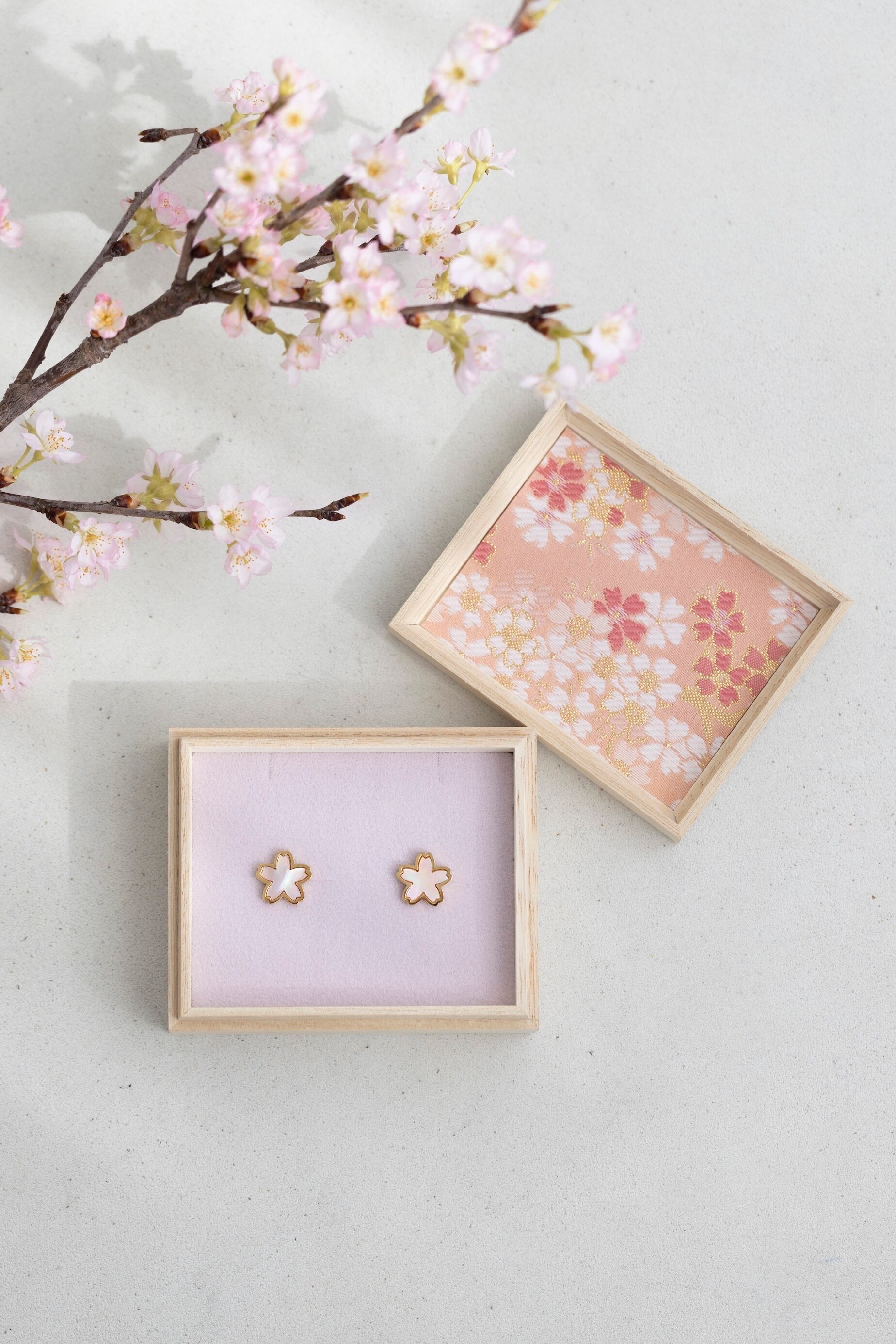 sakuradoki - 雅 - 桜パールピアス9mm | Tomorrow Fabric