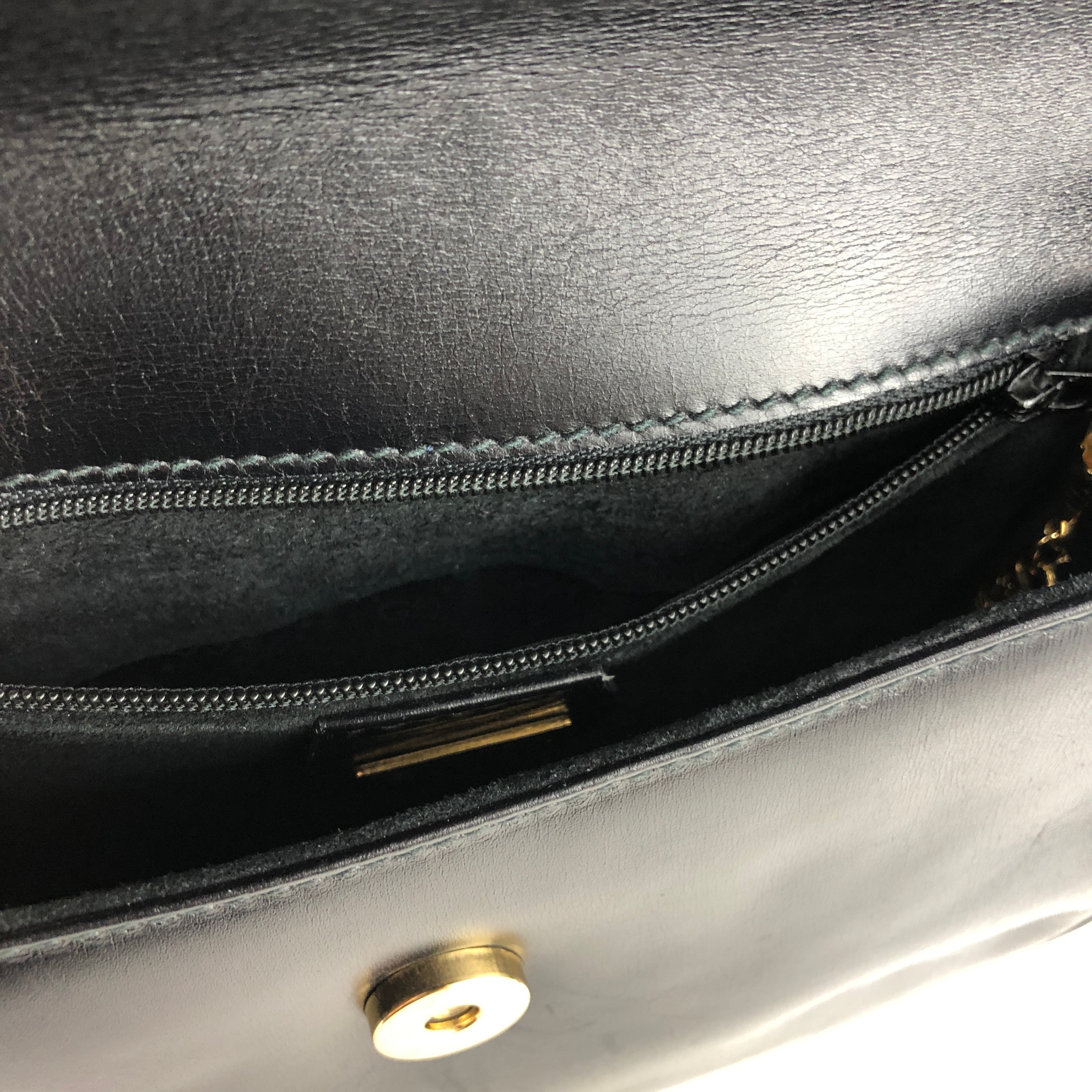 GUCCI グッチ GG型押し レザー ラウンド クロスボディ ショルダー