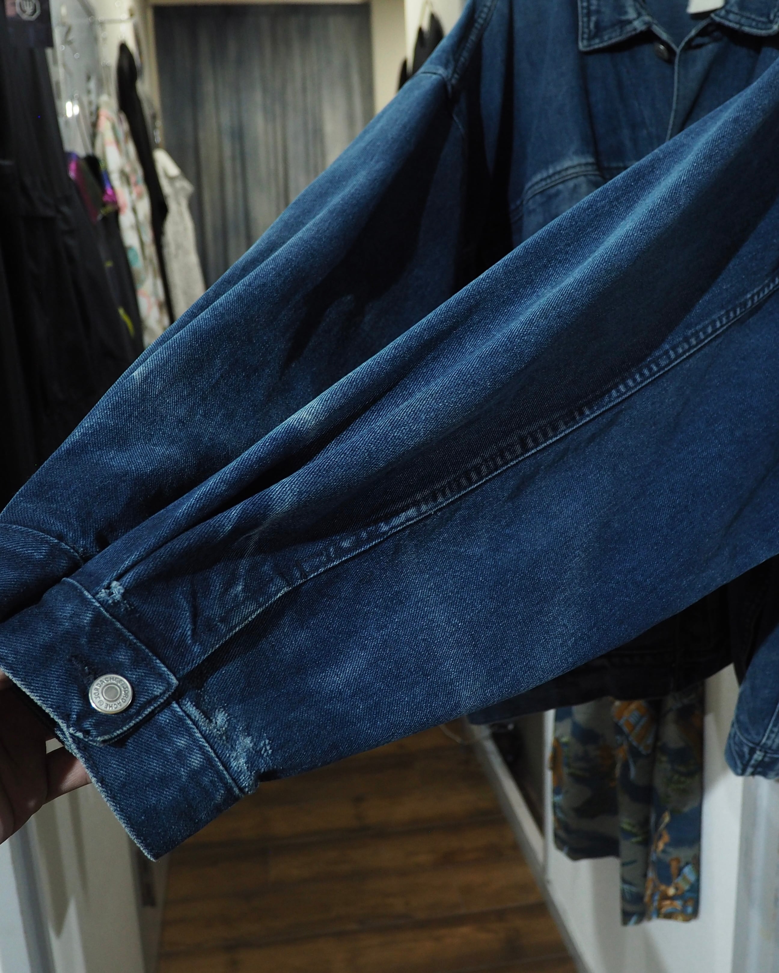1990s " JORDACHE " Beautiful Fade Indigo Blue × Over silhouette vintage Denim Tracker jacket