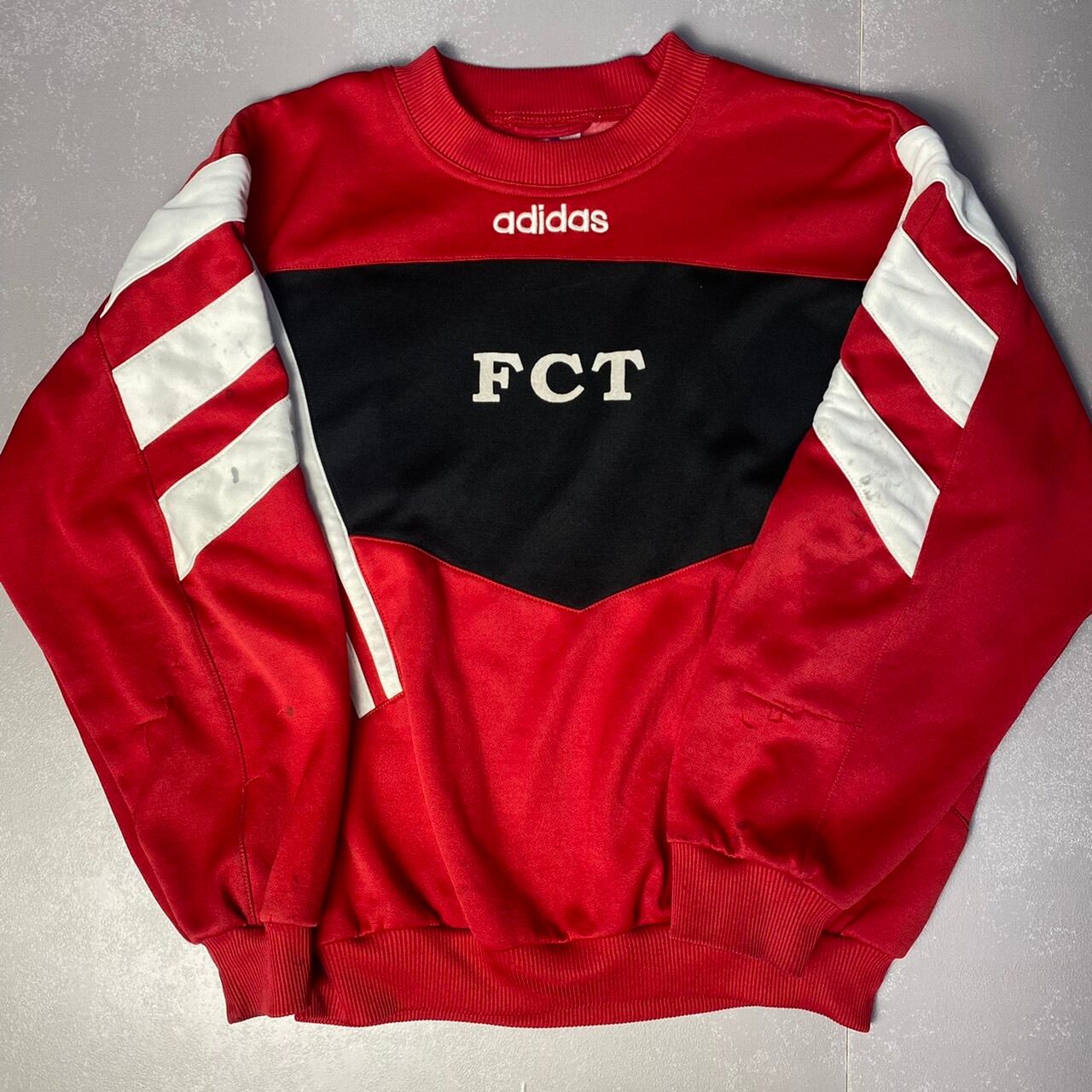 90年代 adidas アディダス FCT フロントロゴ 刺繍 スウェット トレーナー メンズM 古着 90s ビンテージ ヴィンテージ トレーナー レッド 赤色【スウェット】