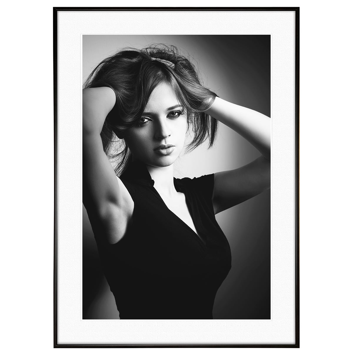 人物写真 カメラを見つめる女性 インテリアモノクロアートフォトポスター額装 AS4666