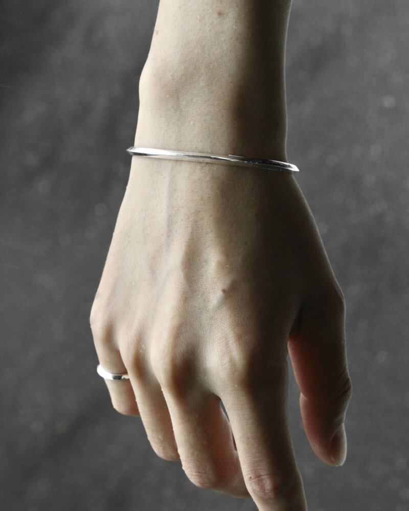 Navajo Silver Bangle [ERICKA NICOLAS BEGAY] [STERLING] Triangle