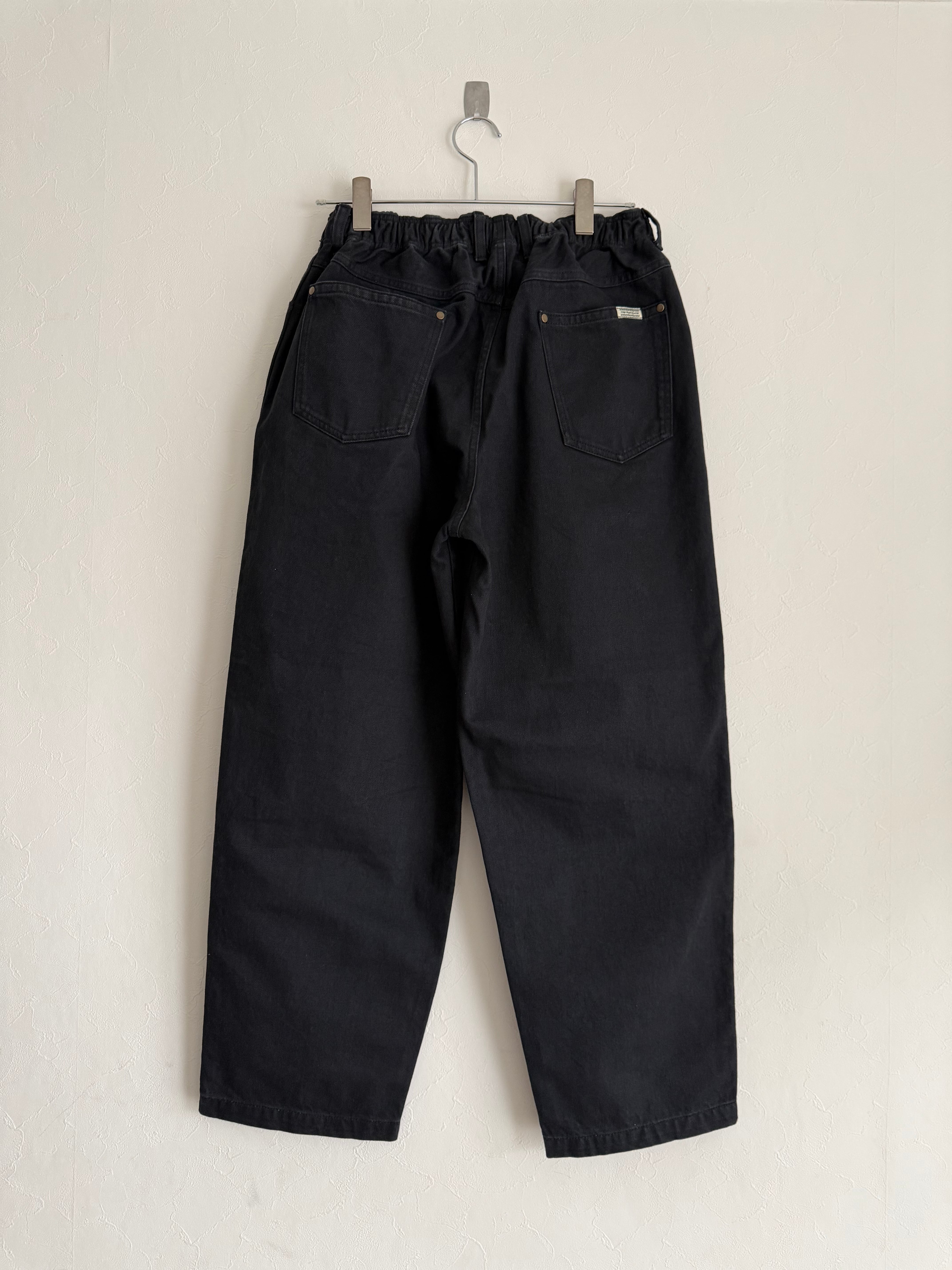COMFORTABLE REASON / SURFACE DYED DENIM - BLACK | DEXIM COMFORTABLE REASON / SURFACE DYED DENIM - BLACK | DEXIM