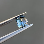 カラーチェンジジルコン 6.1x4.6mm, 0.95ct, ミャンマー産