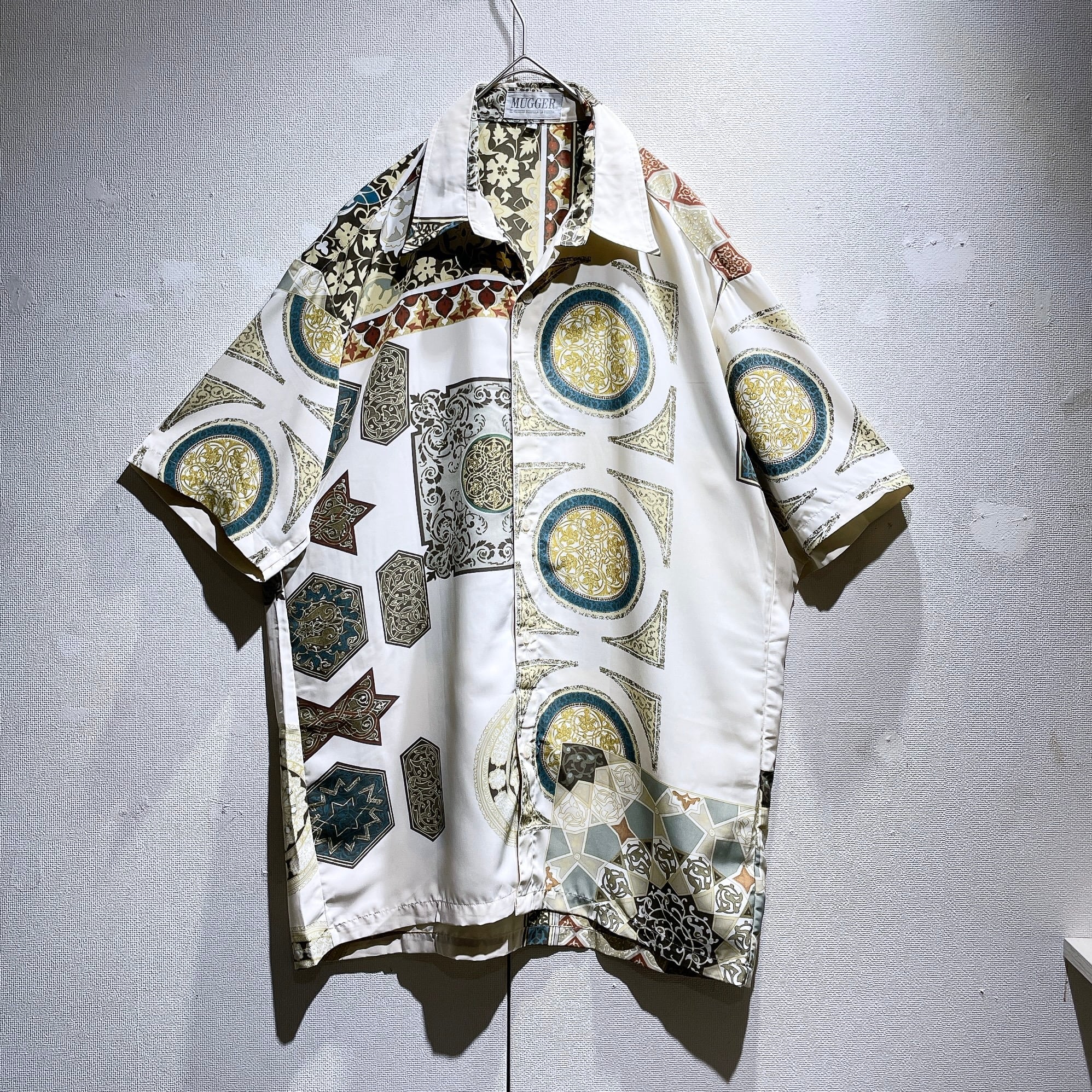 1990s Modern ethnic art printed vintage drape loose SS shirt