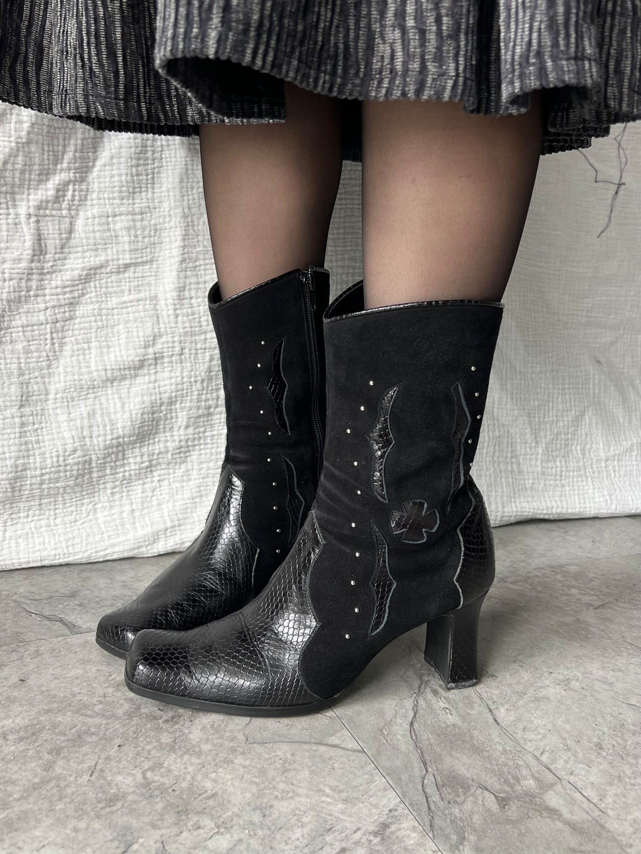 "INTELLIGENTE" Western Square-toe Boots