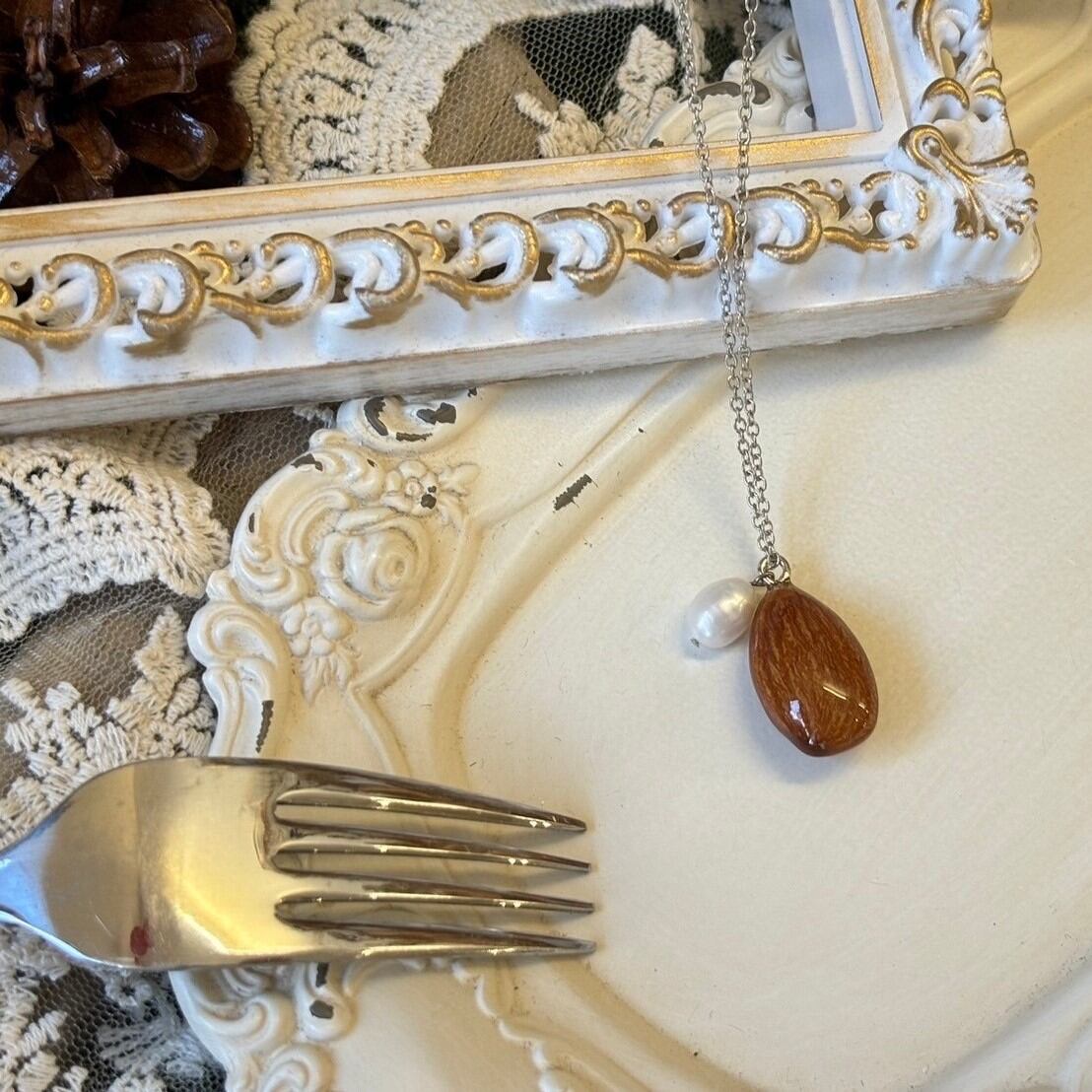 cu-mu クム 本物のアーモンド 時を閉じ込めたネックレス #01 AM-051