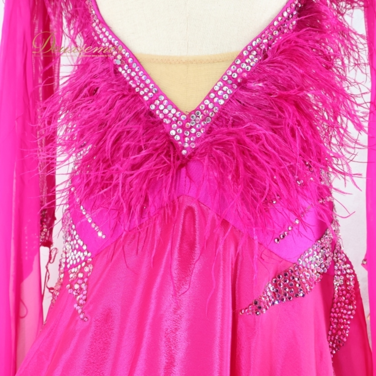 社交ダンス 衣装 The ONE ザワン スタンダードドレス ドレス ワンピース スタンダード フロート レース ファー フリル デモ 競技 ダンス パーティ 発表会 ピンク系 鮮やか 豪華 高級感 フォーマル ダンスイベント 競技会 衣装デザイン フェザー