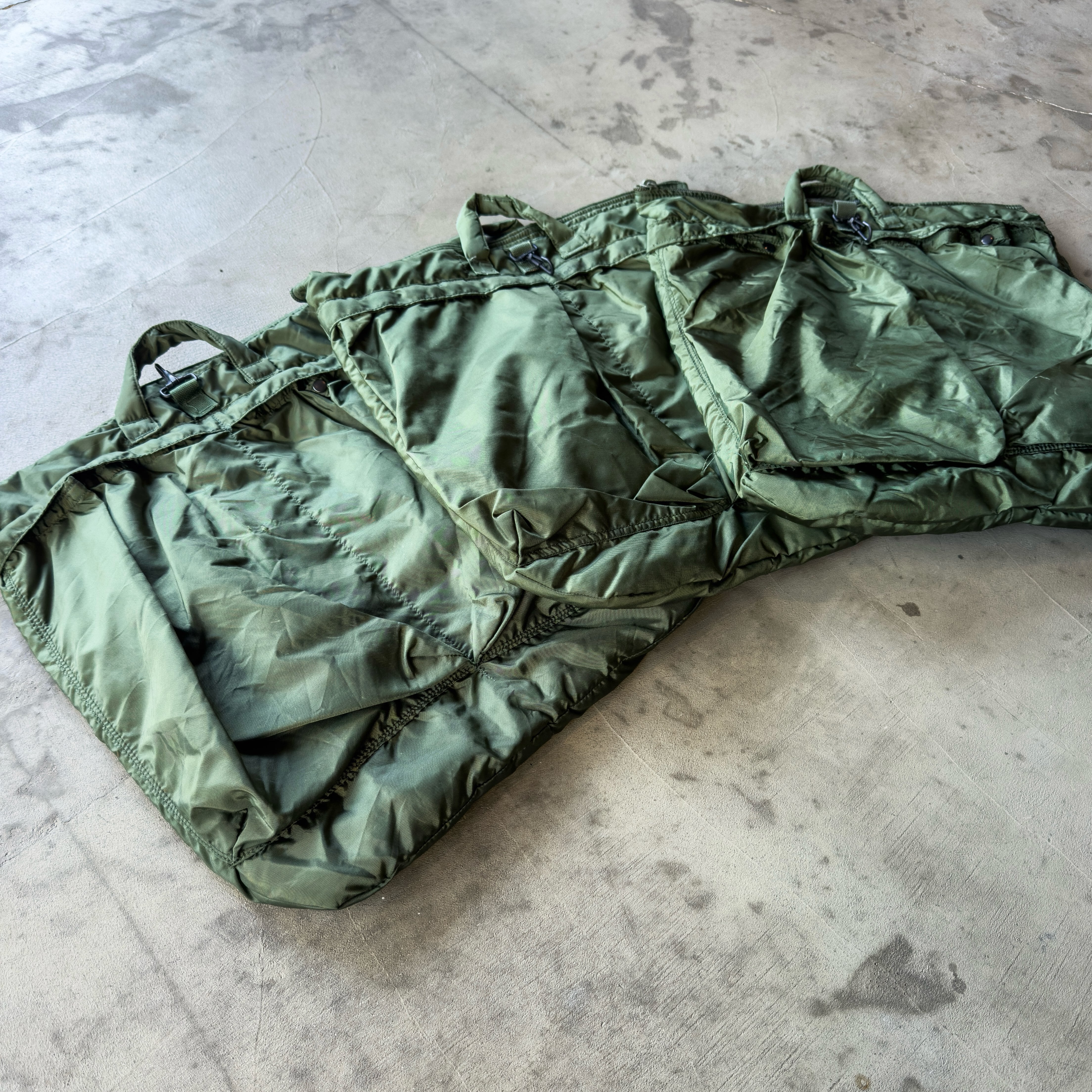 Vintage] 00's US Army Helmet Bag by UNICOR | regnbage