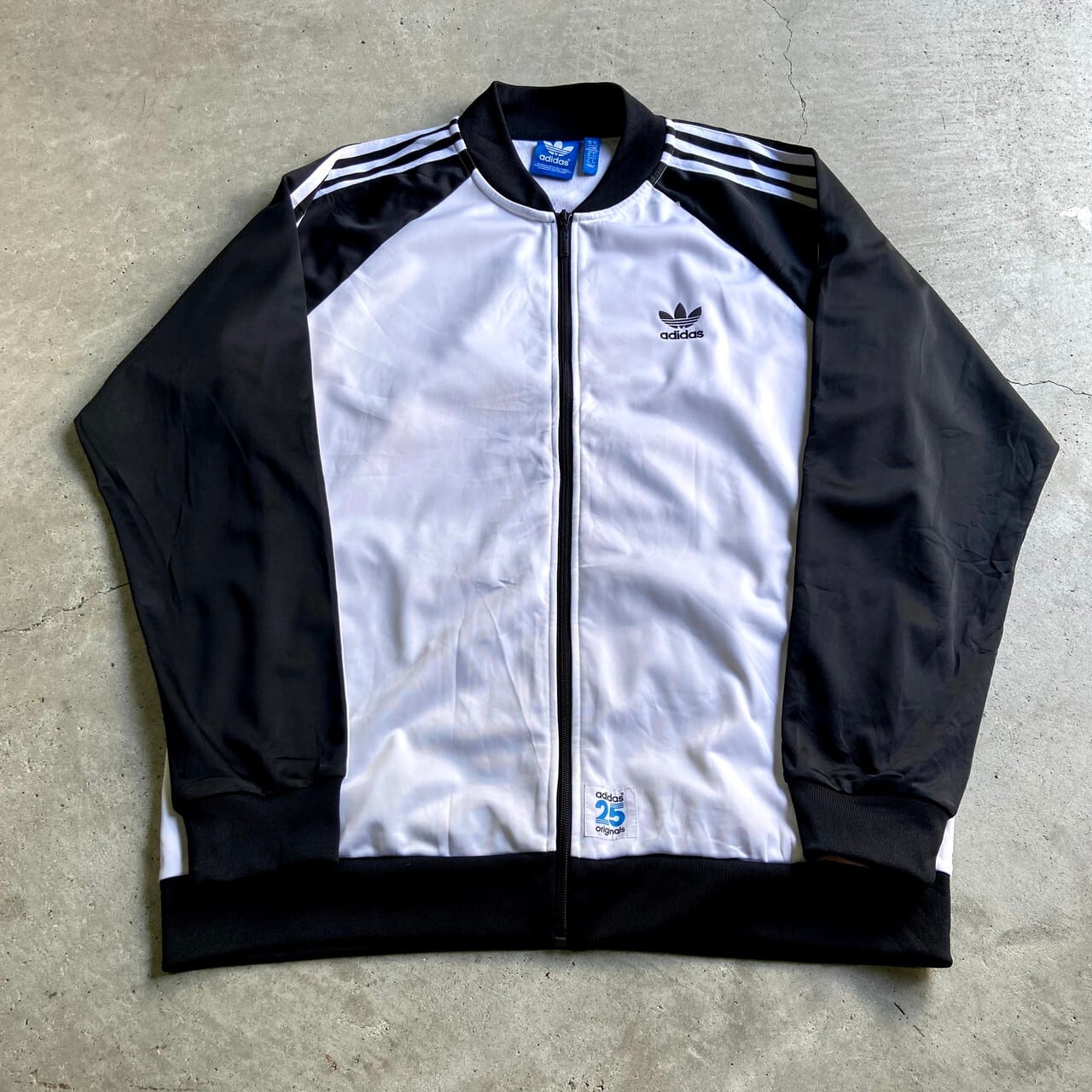 ビッグサイズ Adidas アディダス 25周年 Originals コラボ Adidas Nigo くま トラックジャケット ジャージ バックプリント ラグラン 切替 メンズ2xl相当 古着 ライン ブラック ホワイト 黒 白色 ジャージ トラックジャケット Al2110 Cave 古着屋 公式 古着通販