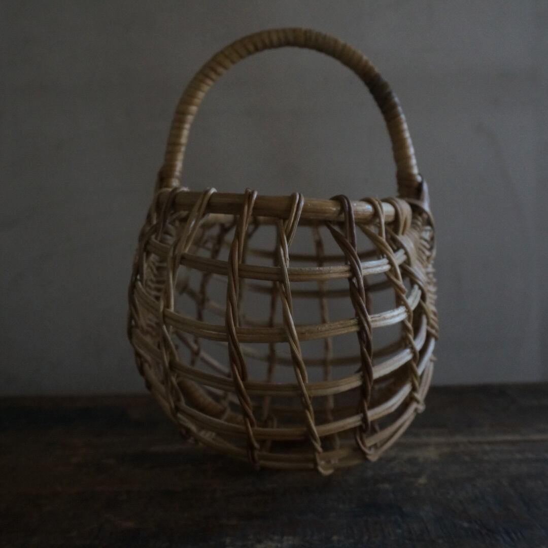 古いフランスのパニエ