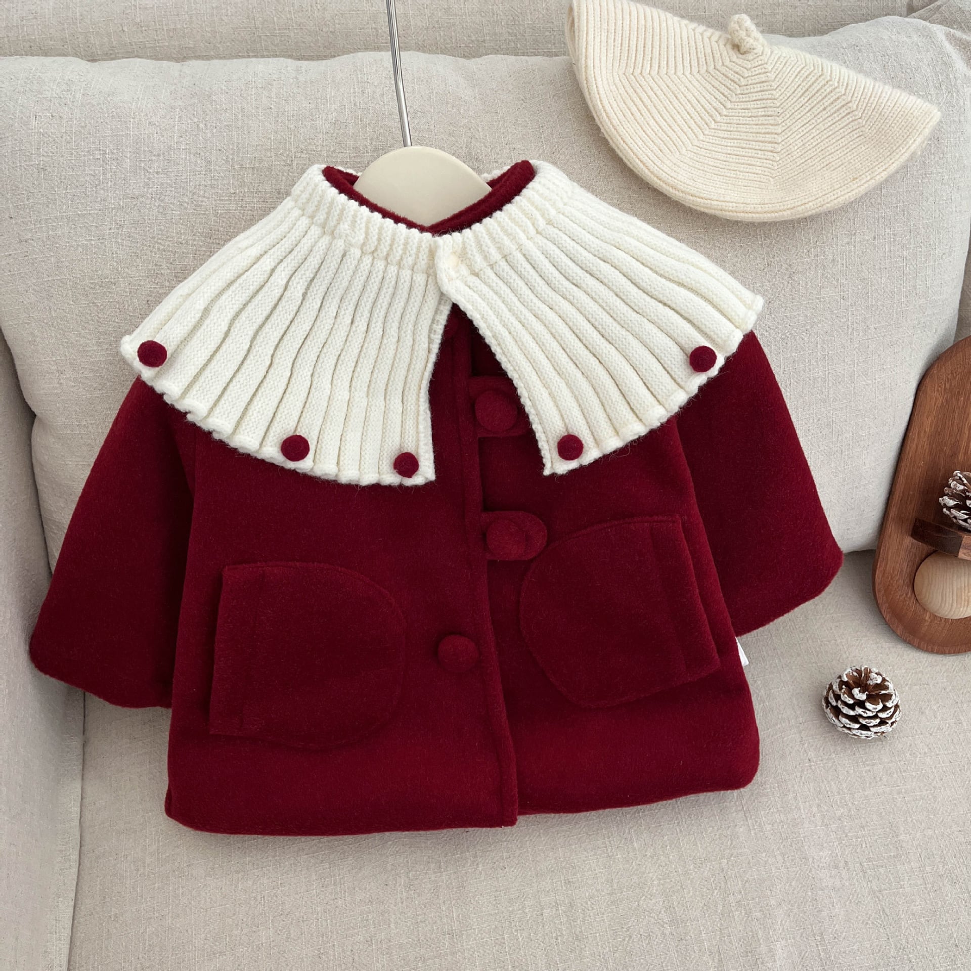 ,ベビー幼児女の子あたたかいレッドロングコート ポンポンニット襟マフラー付き かわいい秋冬ベビー服 クリスマスコーデ lwk0057