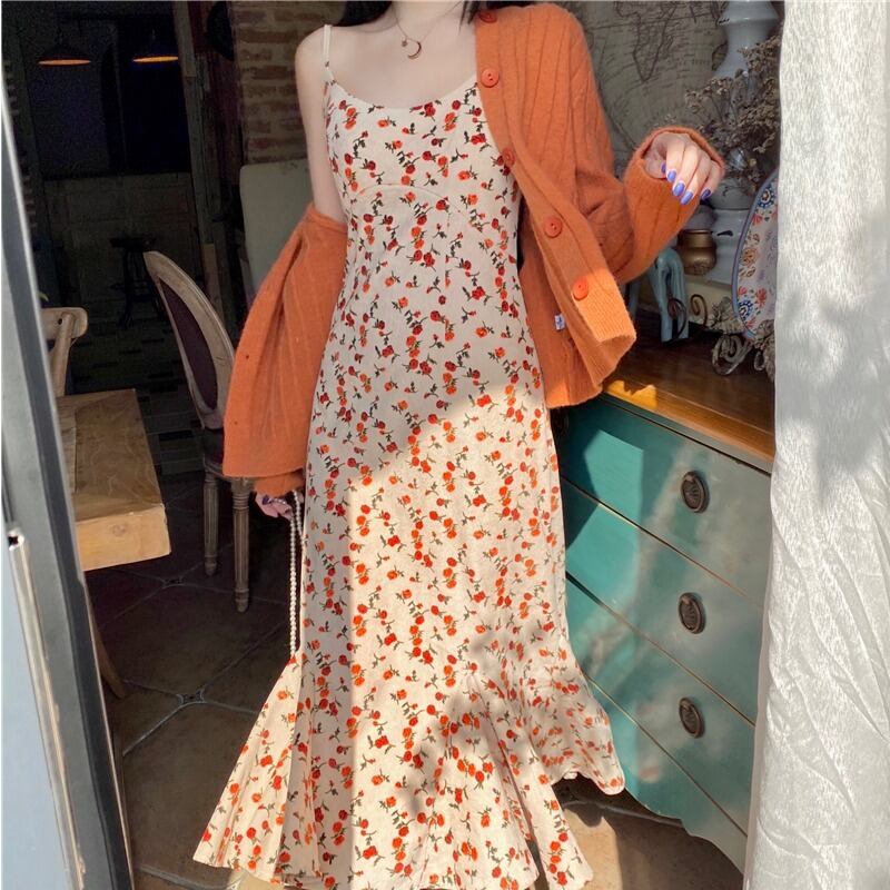 フランスのレトロな花柄ミドル丈サスペンダードレス女性2020秋新しい穏やかな風と薄いフィッシュテールスカート ブラックストロベリース14148140274