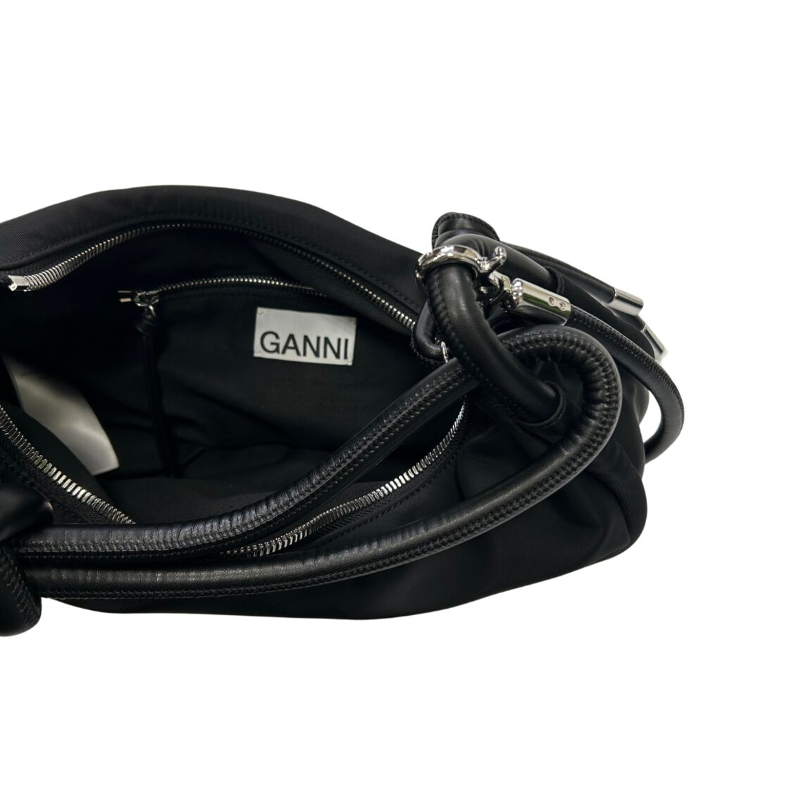 GANNI(ガニー)KNOT BAGUETTE BAG(ノットバケットバッグ) GANNI(ガニー)KNOT BAGUETTE BAG(ノットバケットバッグ)