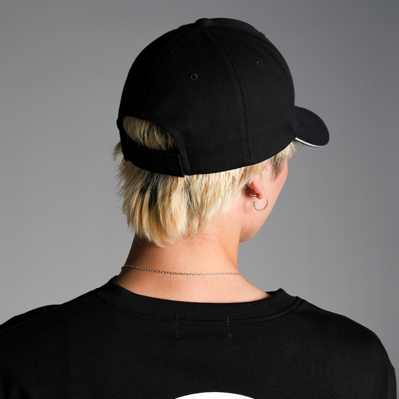 ロゴ刺繡キャップ