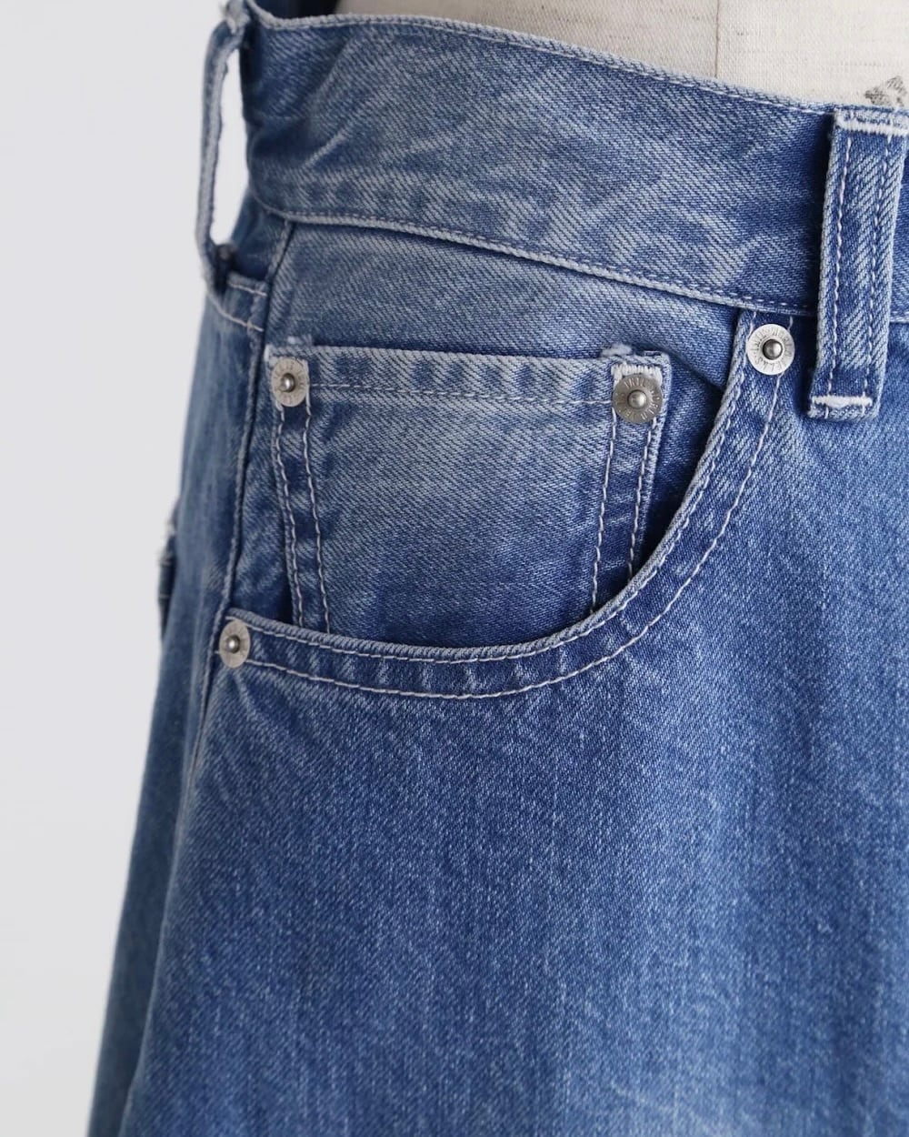 STUMBLY】Curvy Denim w/Pearl | idealclasse