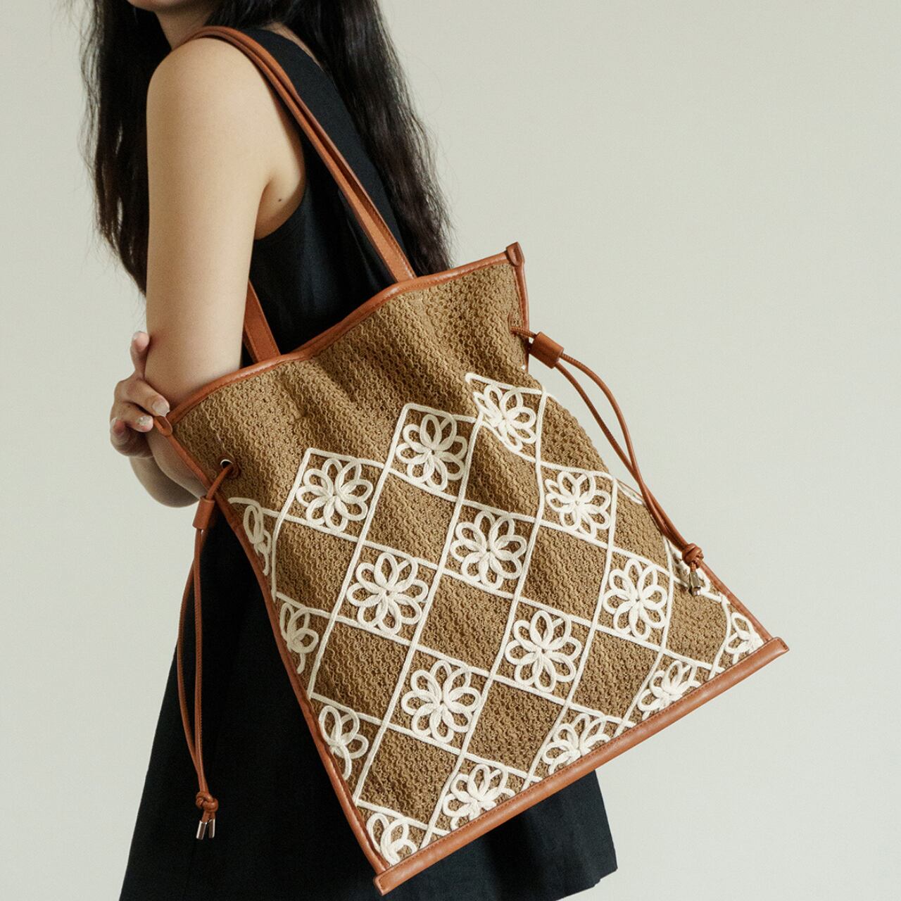 Floral motif tote bag S817