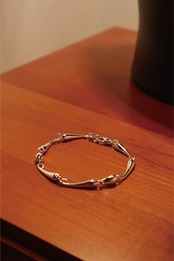 H Drop Bracelet “Veiné”